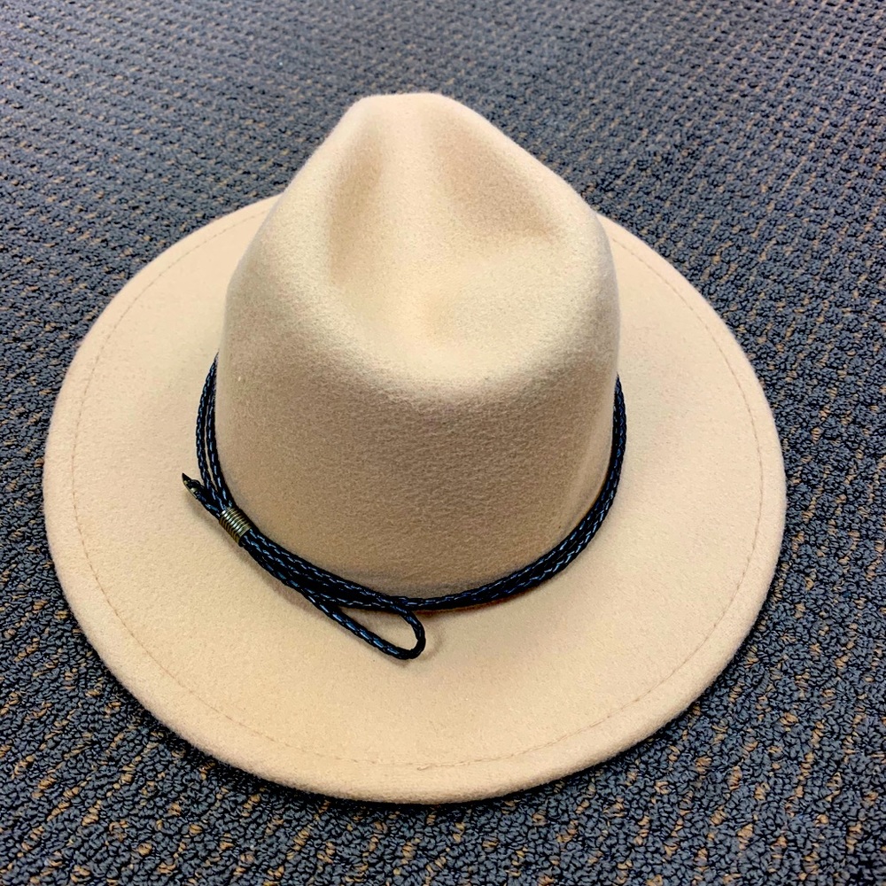 Woman’s Crushable Wool Hat